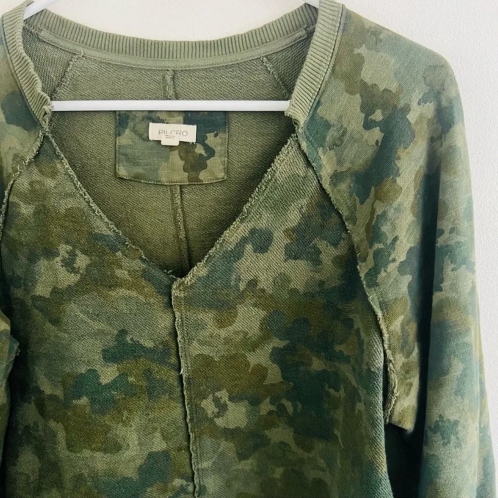 Pilcro Green Camo Print V Cut Pullover Cotton Sweater XS